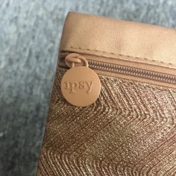 Small pouch - Picture 2 of 3